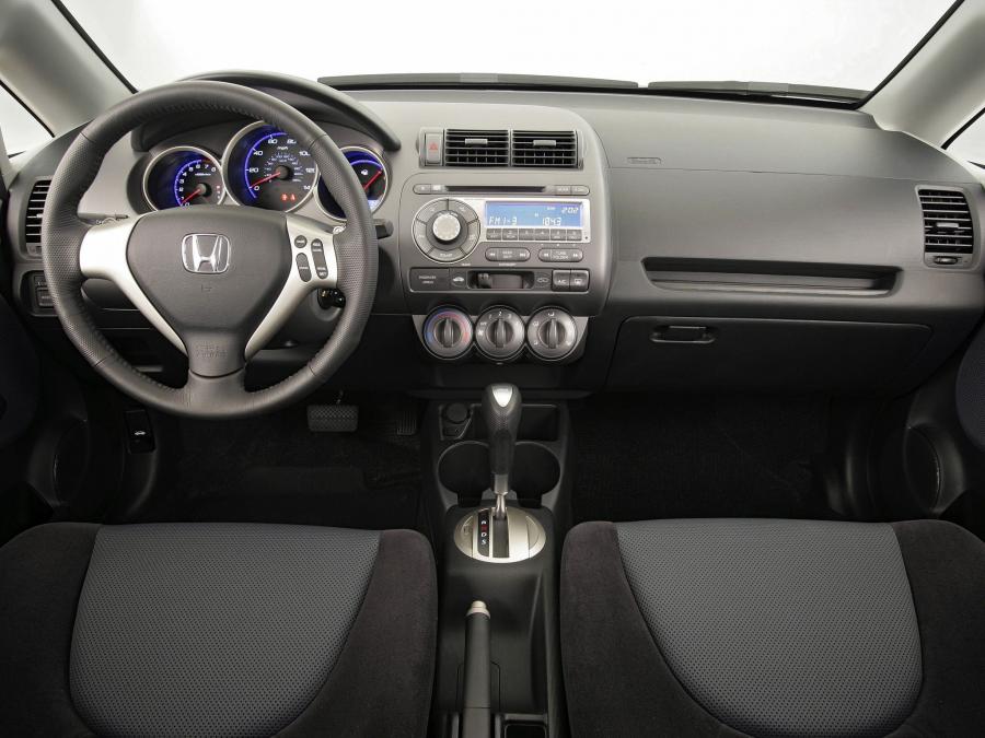  Honda Fit Sport 2006 года  (US) (фото 23 из 118)
